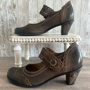 Dkode Brown Mary Jane Heels 37